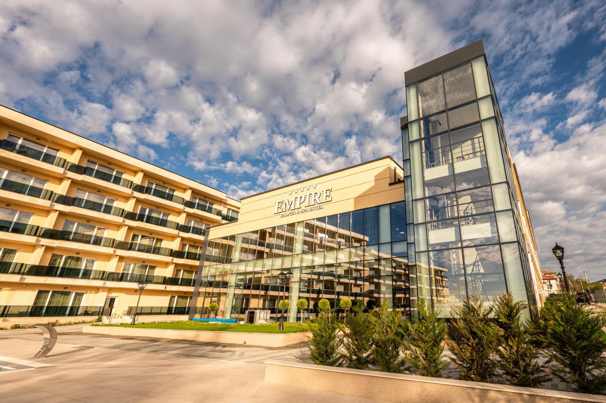 Empire Balneo & Spa Hotel Chisarja Exteriér fotografie